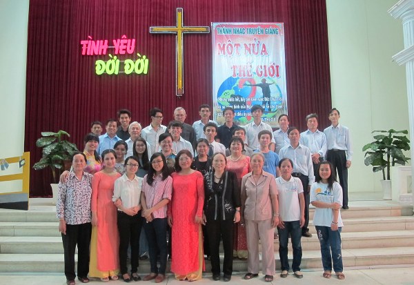 HỘI TH&Aacute;NH THỦ ĐỨC: 66 NGƯỜI TIN CH&Uacute;A TRONG Đ&Ecirc;M TRUYỀN GIẢNG