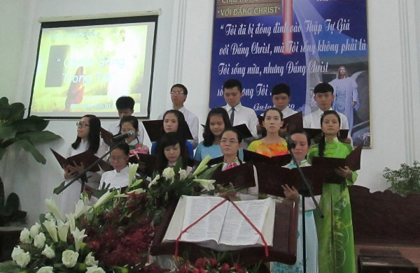 TH&Aacute;NH NHẠC TRUYỀN GIẢNG PHỤC SINH TẠI C&Agrave; MAU