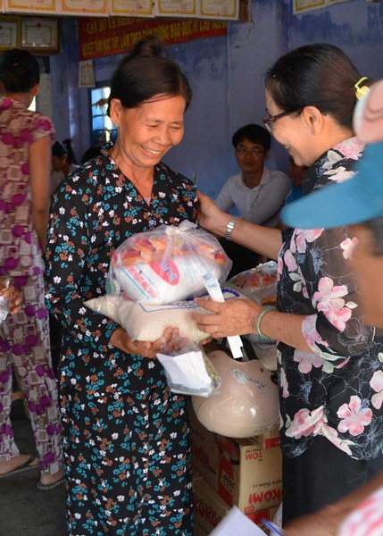 KH&Aacute;M BỆNH CHO NGƯỜI D&Acirc;N TẠI HUYỆN VẠN NINH, KH&Aacute;NH H&Ograve;A