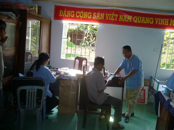KH&Aacute;M BỆNH TỪ THIỆN TẠI X&Atilde; XU&Acirc;N H&Ograve;A, S&Oacute;C TRĂNG.