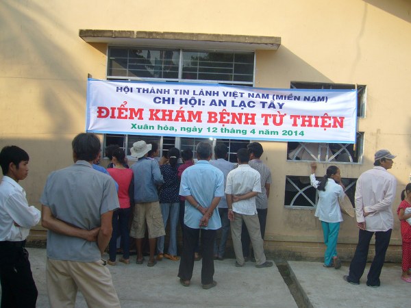 KH&Aacute;M BỆNH TỪ THIỆN TẠI X&Atilde; XU&Acirc;N H&Ograve;A, S&Oacute;C TRĂNG.