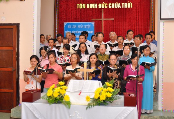 BỒI LINH &ndash; HUẤN LUYỆN GI&Aacute;O VI&Ecirc;N TRƯỜNG CH&Uacute;A NHẬT 2014 TỈNH BẾN TRE