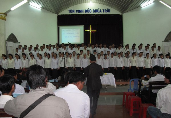 TỈNH B&Igrave;NH PHƯỚC: CH&Uacute;A THĂM VIẾNG HỘI TH&Aacute;NH TRONG HO&Agrave;N CẢNH KH&Oacute; KHĂN