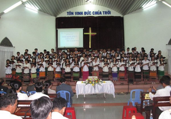 TỈNH B&Igrave;NH PHƯỚC: CH&Uacute;A THĂM VIẾNG HỘI TH&Aacute;NH TRONG HO&Agrave;N CẢNH KH&Oacute; KHĂN