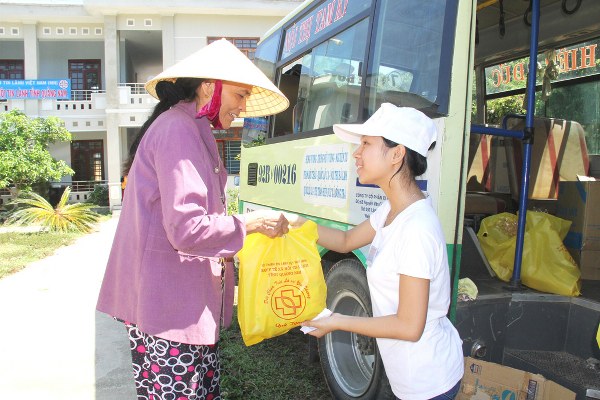 KHÁM BỆNH VÀ PHÁT THUỐC MIỀN PHÍ TẠI NÔNG SƠN, QUẢNG NAM.
