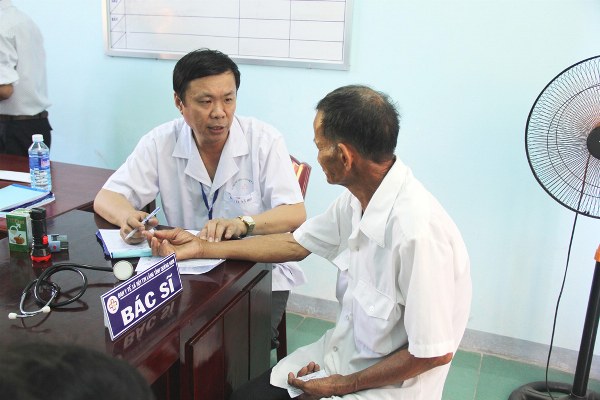 KHÁM BỆNH VÀ PHÁT THUỐC MIỀN PHÍ TẠI NÔNG SƠN, QUẢNG NAM.