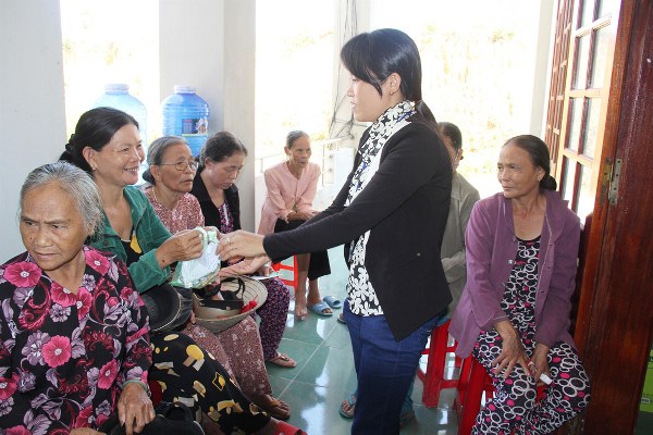 KHÁM BỆNH VÀ PHÁT THUỐC MIỀN PHÍ TẠI NÔNG SƠN, QUẢNG NAM.