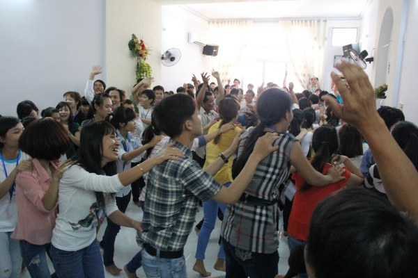 CẦU NGUYỆN PHỤC HƯNG L&Atilde;NH ĐẠO THANH NI&Ecirc;N HỘI TH&Aacute;NH PH&Uacute;C &Acirc;M TO&Agrave;N VẸN VIỆT NAM.