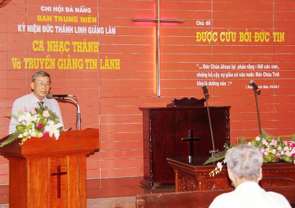 BAN TRUNG NI&Ecirc;N HỘI TH&Aacute;NH Đ&Agrave; NẴNG TRUYỀN GIẢNG TIN L&Agrave;NH.