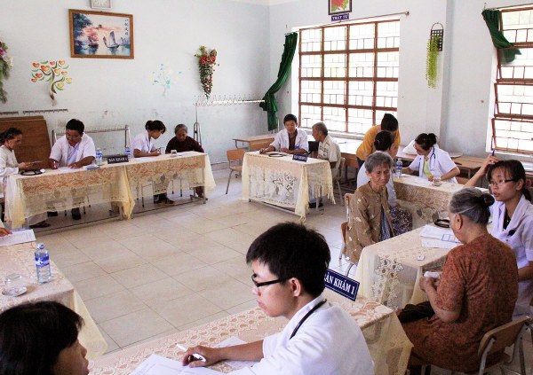 KHÁM BỆNH VÀ PHÁT THUỐC MIỄN PHÍ TẠI TP. ĐÀ NẴNG