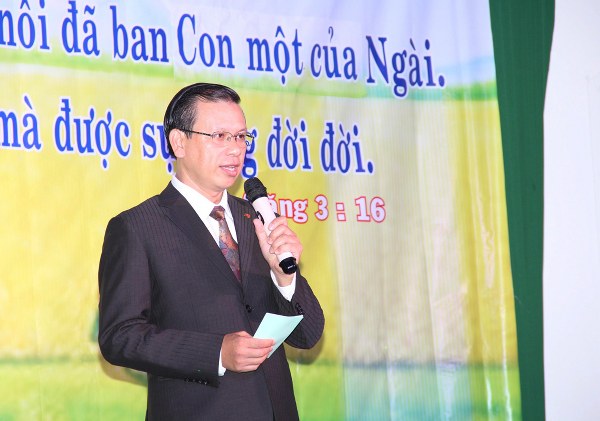 GẦN 700 NGƯỜI DỰ TRONG Đ&Ecirc;M TRUYỀN GIẢNG &ldquo;ƠN TRỜI&rdquo; TẠI QUẾ SƠN.