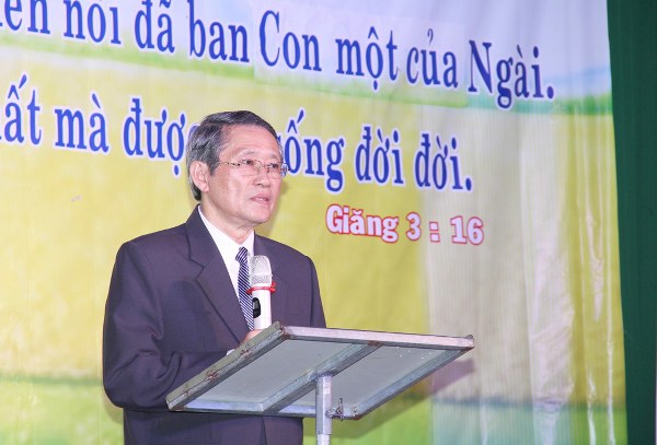 GẦN 700 NGƯỜI DỰ TRONG Đ&Ecirc;M TRUYỀN GIẢNG &ldquo;ƠN TRỜI&rdquo; TẠI QUẾ SƠN.