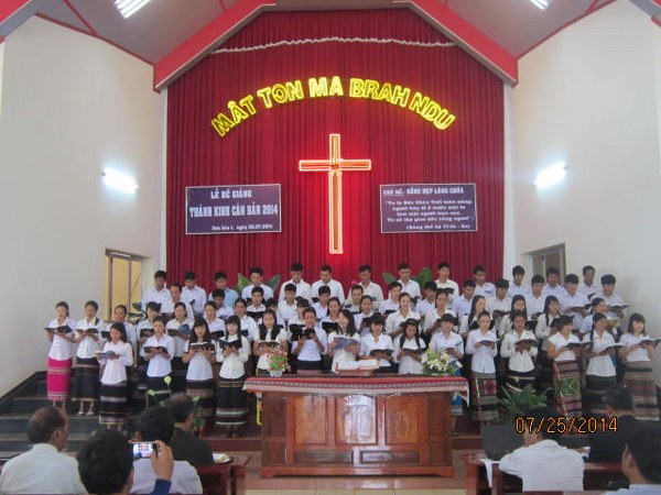 LỄ BẾ GIẢNG KH&Oacute;A TH&Aacute;NH KINH CĂN BẢN TRUNG T&Acirc;M B&Ugrave; ĐĂNG, B&Igrave;NH PHƯỚC.