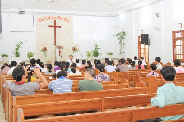 KINH TH&Aacute;NH H&Egrave; TẠI HTTL DƯƠNG Y&Ecirc;N