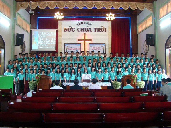 TRẠI H&Egrave; THIẾU NI&Ecirc;N PHONG ĐIỀN NĂM 2014