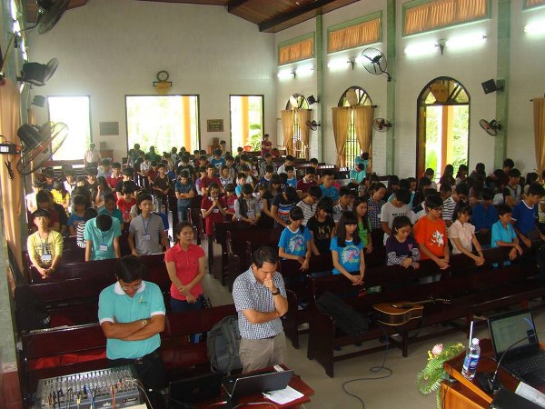 TRẠI H&Egrave; THIẾU NI&Ecirc;N PHONG ĐIỀN NĂM 2014