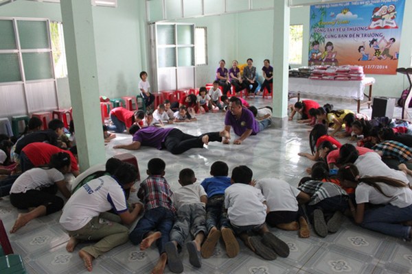 THIẾU NHI HT PHÚ LÂM VÀ CHƯƠNG TRÌNH “VÒNG TAY YÊU THƯƠNG”