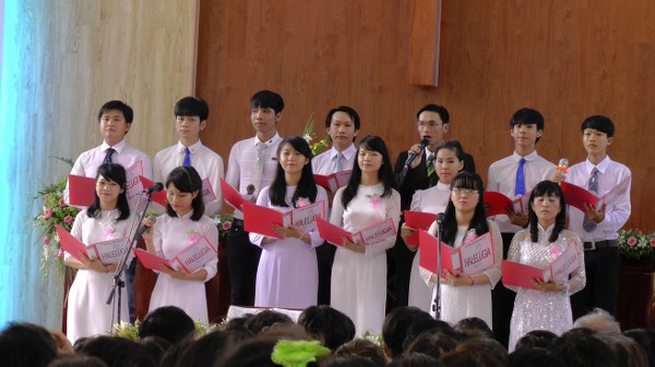 kh&aacute;nh th&agrave;nh nh&agrave; thờ Song Ph&uacute; Vĩnh Long