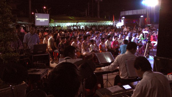 truyền giảng tại HT Song Ph&uacute;