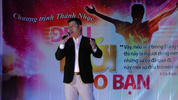 truyền giảng tại HT Song Ph&uacute;