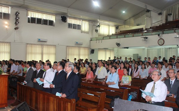 LỄ KHAI GIẢNG TH&Aacute;NH KINH CĂN BẢN TẠI TP. HỒ CH&Iacute; MINH