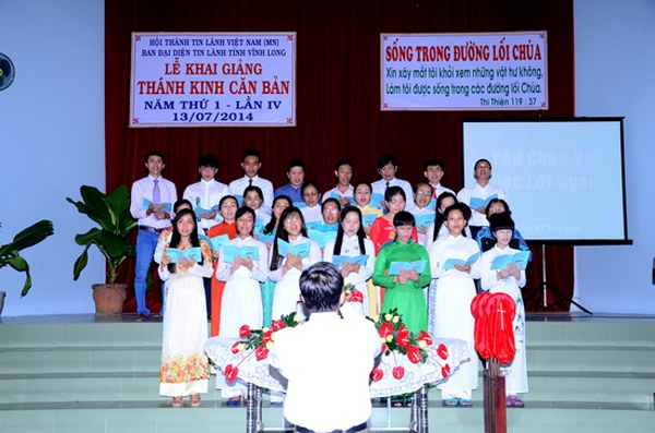 KHAI GIẢNG TH&Aacute;NH KINH CĂN BẢN KHU VỰC TỈNH VĨNH LONG &ndash; TR&Agrave; VINH