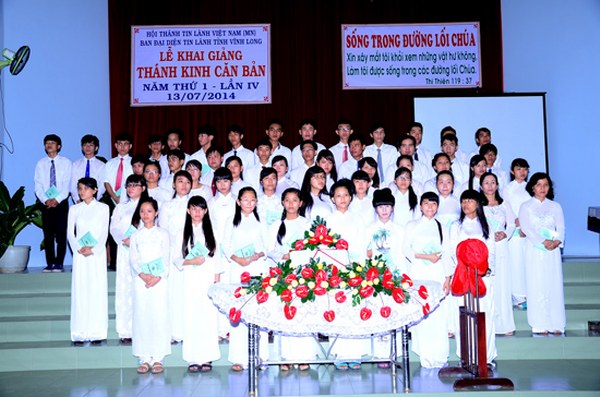 KHAI GIẢNG TH&Aacute;NH KINH CĂN BẢN KHU VỰC TỈNH VĨNH LONG &ndash; TR&Agrave; VINH