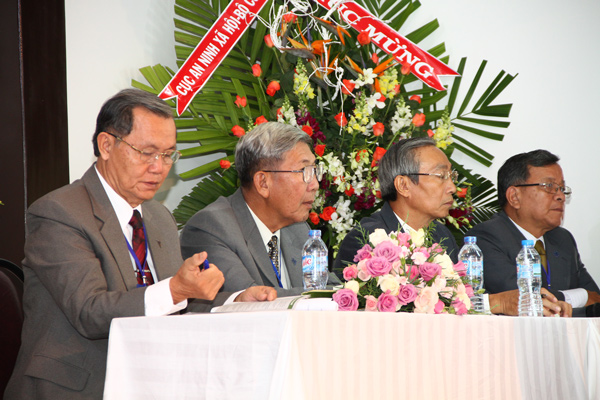 chương tr&igrave;nh Bầu cử v&agrave; Thảo luận