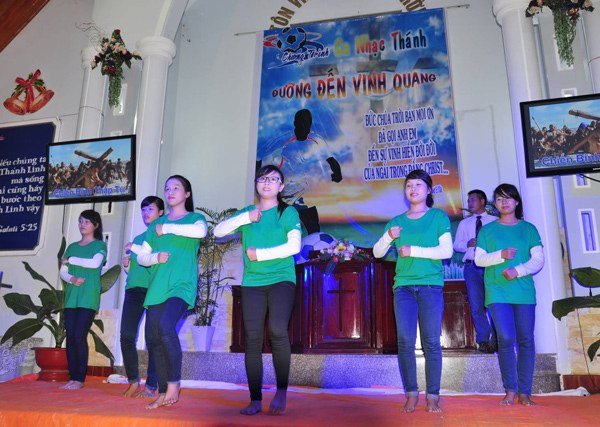 TRUYỀN GIẢNG QUA MỤC VỤ THỂ THAO TẠI TỈNH B&Igrave;NH THUẬN