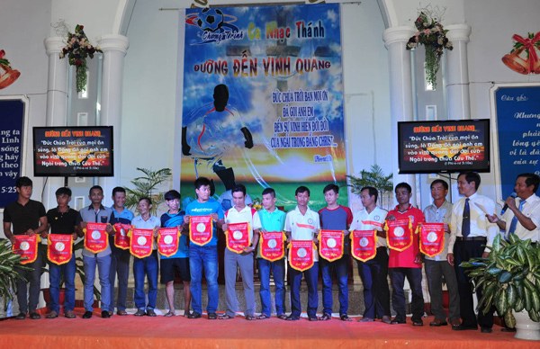 TRUYỀN GIẢNG QUA MỤC VỤ THỂ THAO TẠI TỈNH B&Igrave;NH THUẬN