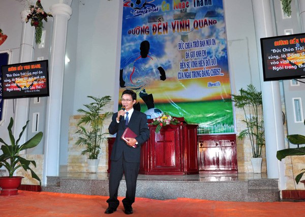 TRUYỀN GIẢNG QUA MỤC VỤ THỂ THAO TẠI TỈNH B&Igrave;NH THUẬN