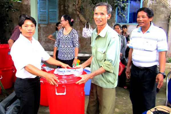 ỦY BAN YTXH TỔNG LIÊN HỘI GIÚP THIẾT BỊ LỌC NƯỚC TẠI TỈNH KIÊN GIANG