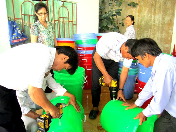 ỦY BAN YTXH TỔNG LIÊN HỘI GIÚP THIẾT BỊ LỌC NƯỚC TẠI TỈNH KIÊN GIANG