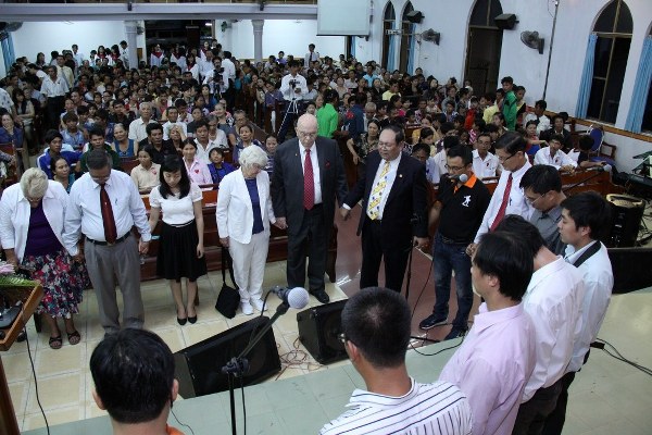 194 NGƯỜI TIN CH&Uacute;A TRONG Đ&Ecirc;M TRUYỀN GIẢNG TẠI PH&Uacute; Y&Ecirc;N