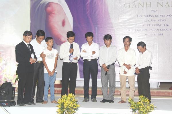 TH&Aacute;NH NHẠC V&Agrave; GIỚI THIỆU NIỀM TIN TẠI HT DƯƠNG Y&Ecirc;N, QUẢNG NAM.