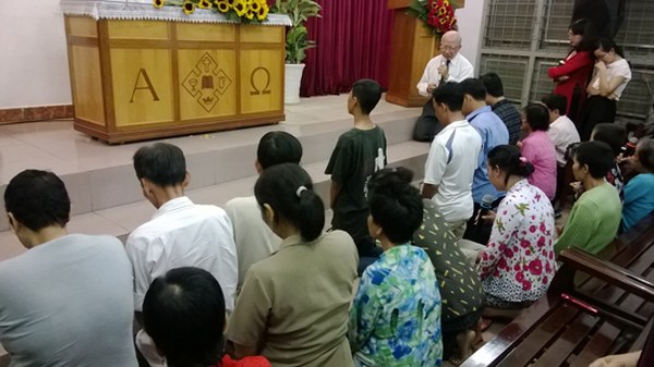 20 NGƯỜI TIN CH&Uacute;A TẠI CHI HỘI THỊ NGH&Egrave; - TP. HCM