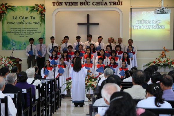HỘI TH&Aacute;NH THANH ĐA: CẢM TẠ CH&Uacute;A V&Agrave; CUNG HIẾN NH&Agrave; THỜ