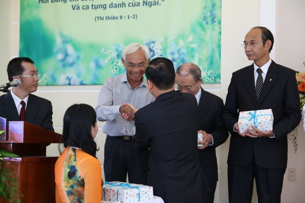 HỘI TH&Aacute;NH THANH ĐA: CẢM TẠ CH&Uacute;A V&Agrave; CUNG HIẾN NH&Agrave; THỜ