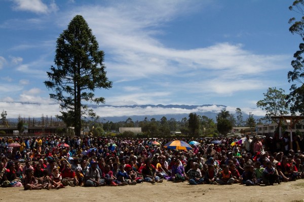 800 Người Tin Nhận Ch&uacute;a Tại Papua New Guinea