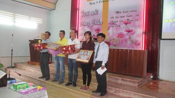BỒI LINH BAN THANH NIÊN TẠI HỘI THÁNH AN LẠC TÂY