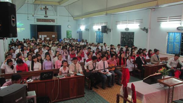 BỒI LINH BAN THANH NIÊN TẠI HỘI THÁNH AN LẠC TÂY