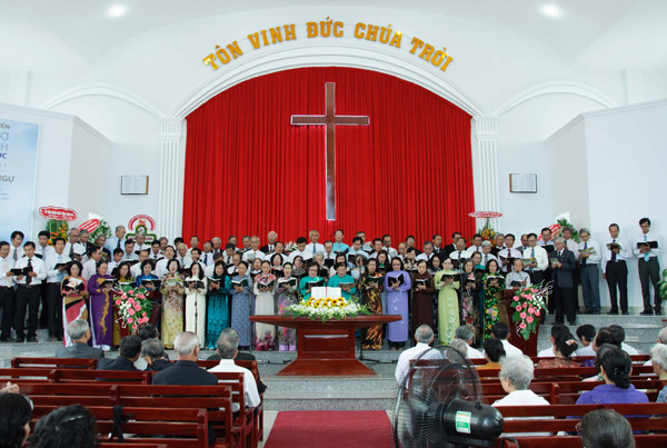 L&ecirc;̃ Cung Hi&ecirc;́n Nhà Thờ Tin Lành C&acirc;̀n Giu&ocirc;̣c &ndash; Tỉnh Long An