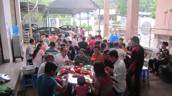 200 NGƯỜI ĐƯỢC NGHE PHÚC ÂM TẠI CÂY TRƯỜNG