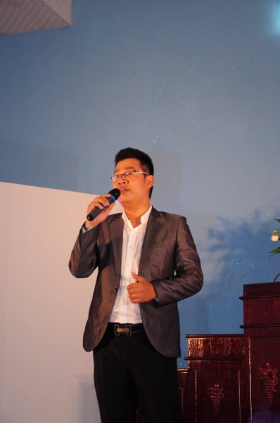 200 NGƯỜI ĐƯỢC NGHE PHÚC ÂM TẠI CÂY TRƯỜNG