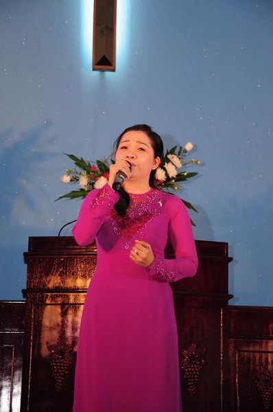 200 NGƯỜI ĐƯỢC NGHE PHÚC ÂM TẠI CÂY TRƯỜNG