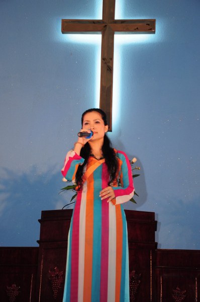 200 NGƯỜI ĐƯỢC NGHE PHÚC ÂM TẠI CÂY TRƯỜNG