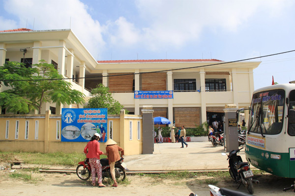 KH&Aacute;M V&Agrave; PH&Aacute;T THUỐC CHO NGƯỜI D&Acirc;N TẠI HỘI AN