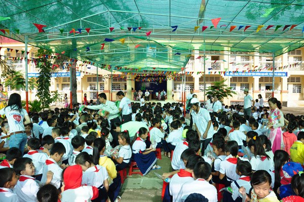 HỘI TH&Aacute;NH KẾ S&Aacute;CH VUI TRUNG THU VỚI THIẾU NHI QUA MỤC VỤ TIA S&Aacute;NG