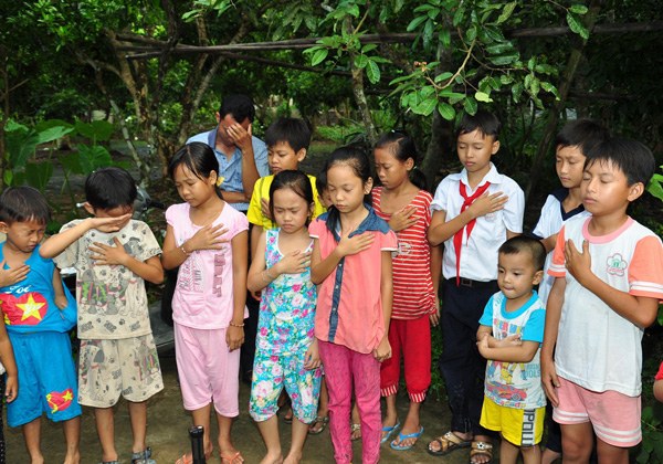 HỘI TH&Aacute;NH KẾ S&Aacute;CH VUI TRUNG THU VỚI THIẾU NHI QUA MỤC VỤ TIA S&Aacute;NG