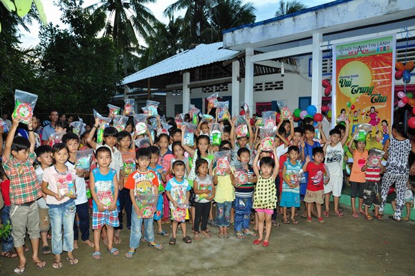 HỘI TH&Aacute;NH KẾ S&Aacute;CH VUI TRUNG THU VỚI THIẾU NHI QUA MỤC VỤ TIA S&Aacute;NG